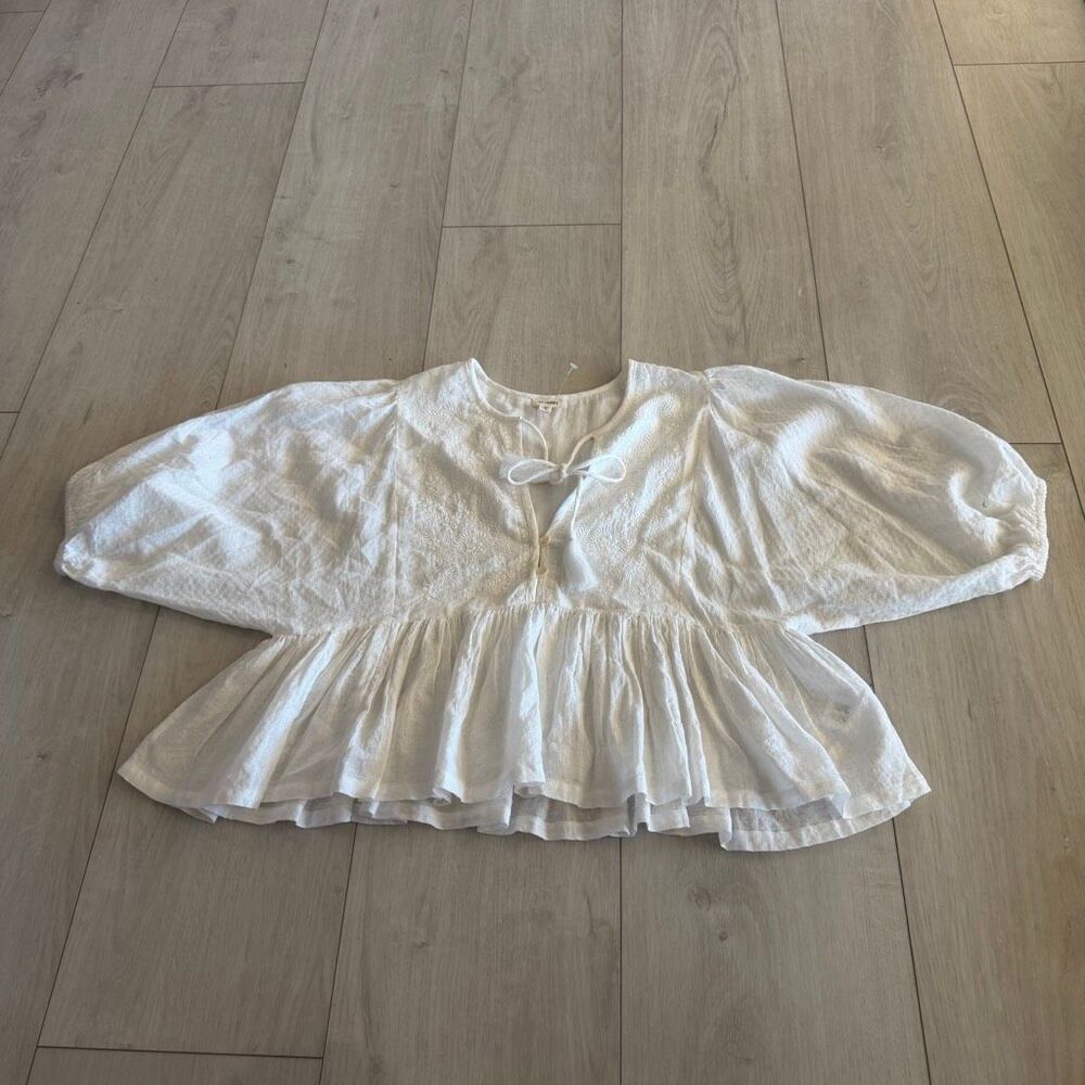 En Crème woman’s white top size L